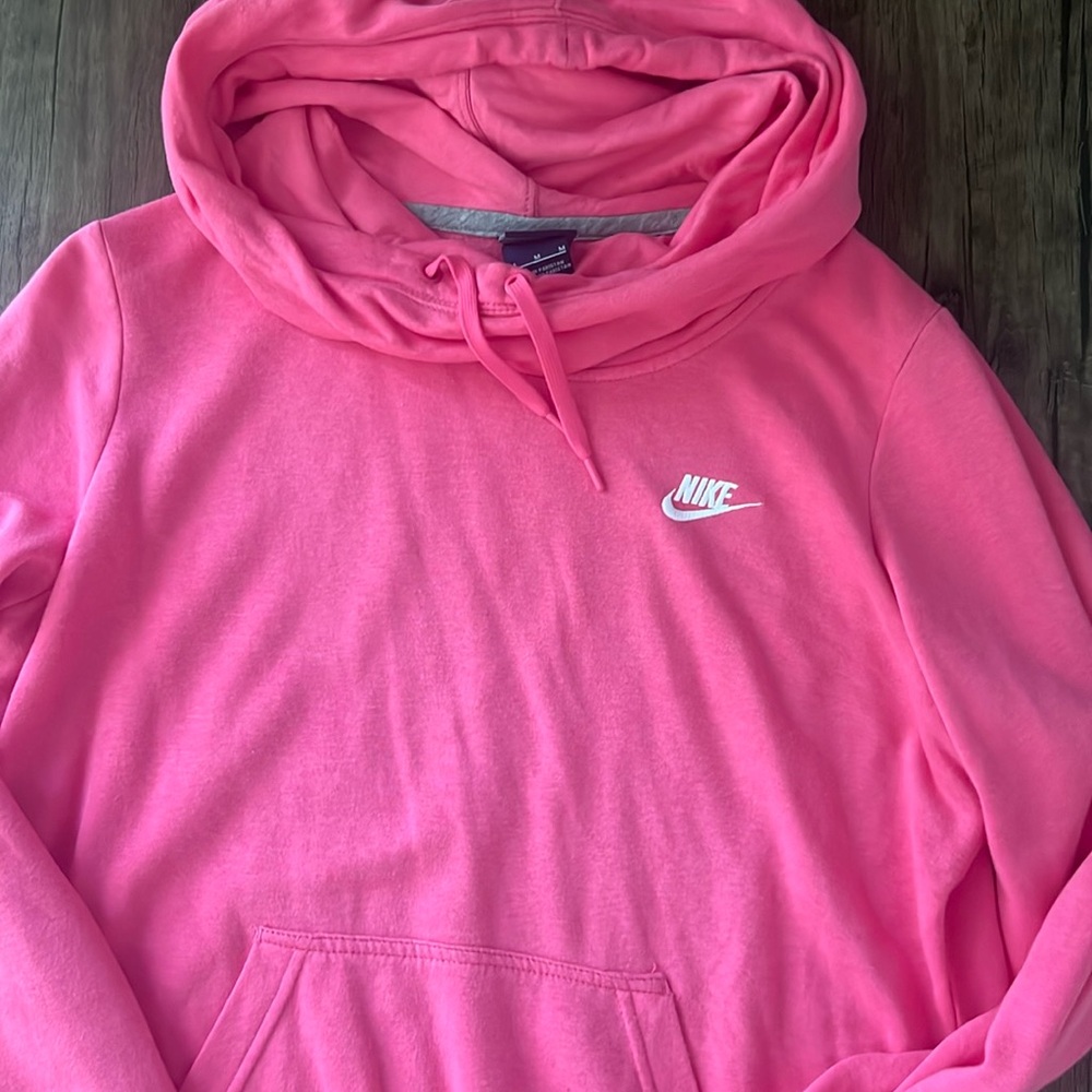 nike cowl neck size medium